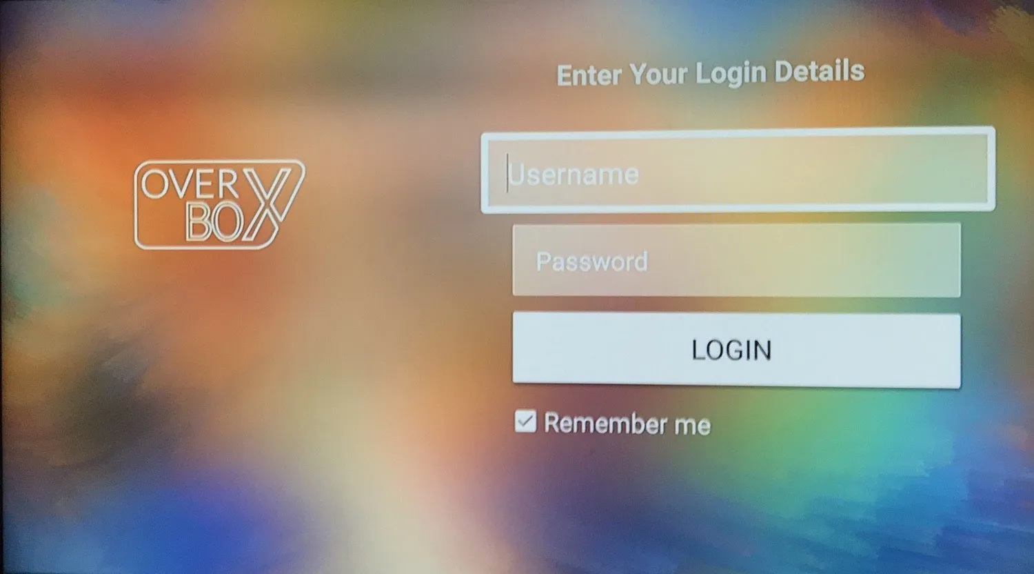 Pantalla de inicio de sesión de OverBox IPTV con los campos de usuario y contraseña y el botón LOGIN en Android