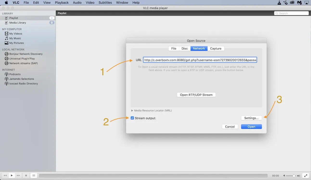 Cuadro de diálogo Open Source de VLC con la URL M3U introducida, la casilla Stream output activada y el botón Settings